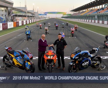 triumph moto2