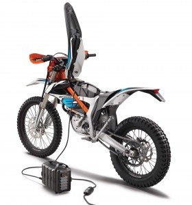 KTM e Bajaj