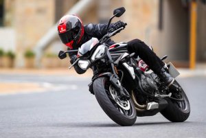 street triple r